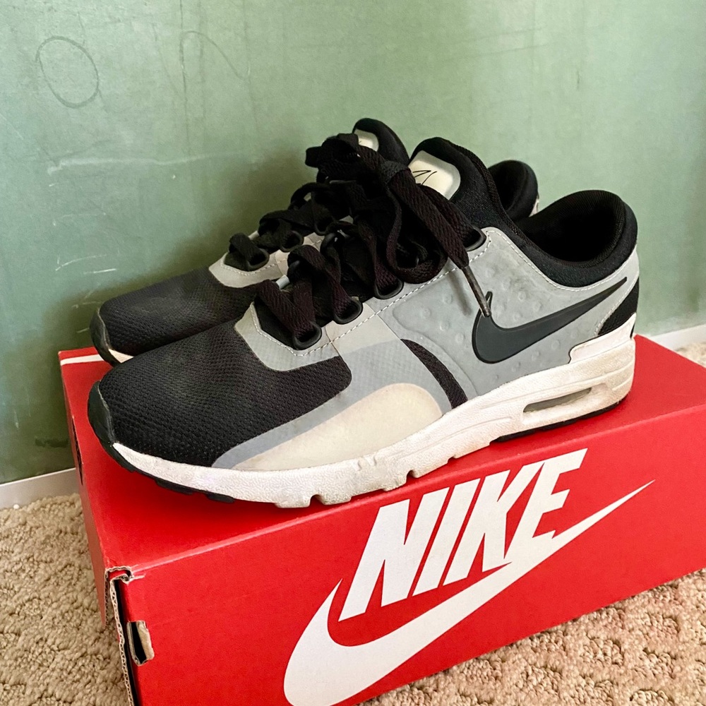 Nike Women’s AirMax Zero special edition - White and Black, Size - 6.5